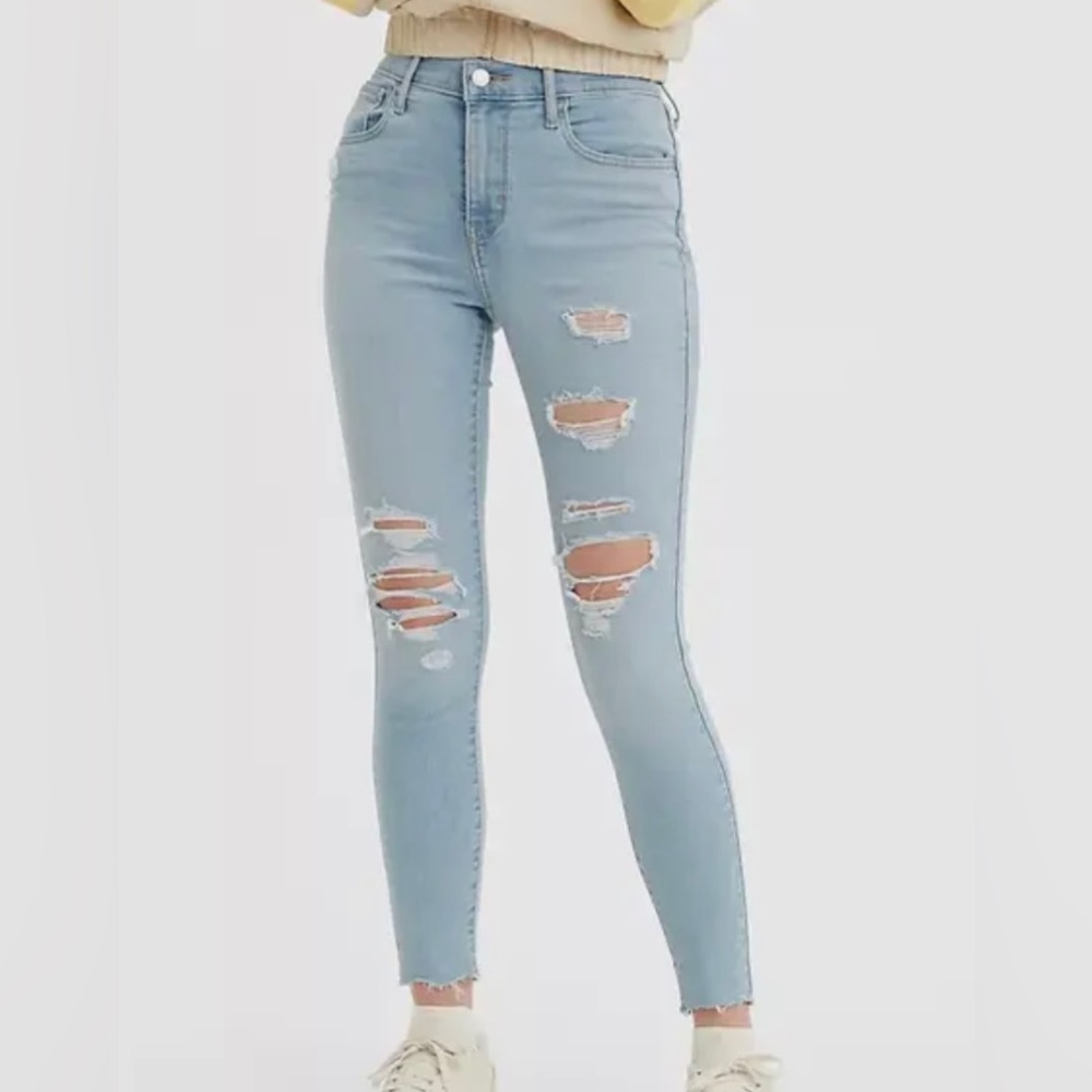 Levi's ONTARIO TOWER LT. WASH Women's 720 High Rise Skinny Jean